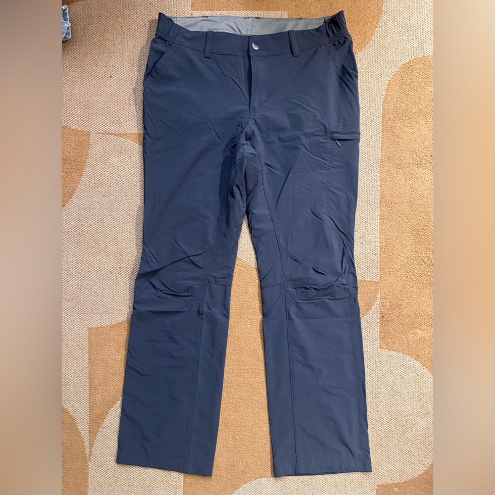 Duluth Trading Co Blue Cargo Pants for Outdoor Adventures